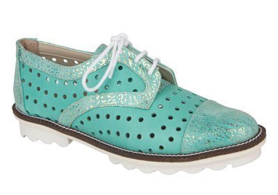 Zapato con perforaciones de Anjou